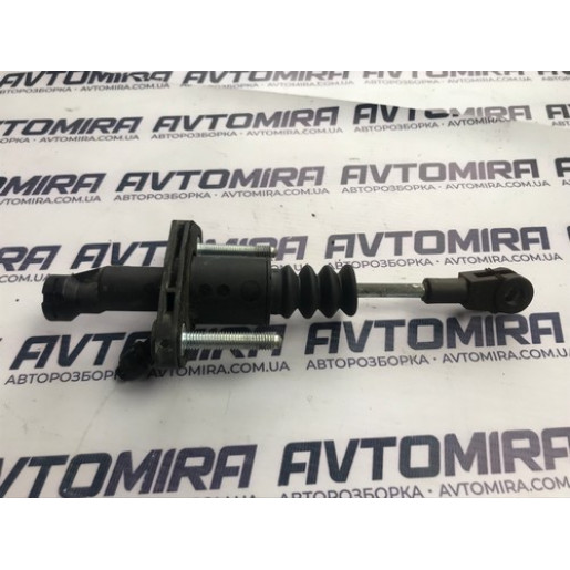 Главный цилиндр сцепления Opel Astra H 2004-2010 90523769